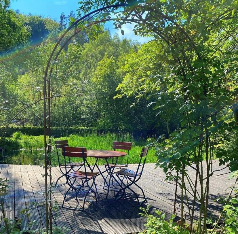 Hotel Zum Engel Mespelbrunn Bagian luar foto