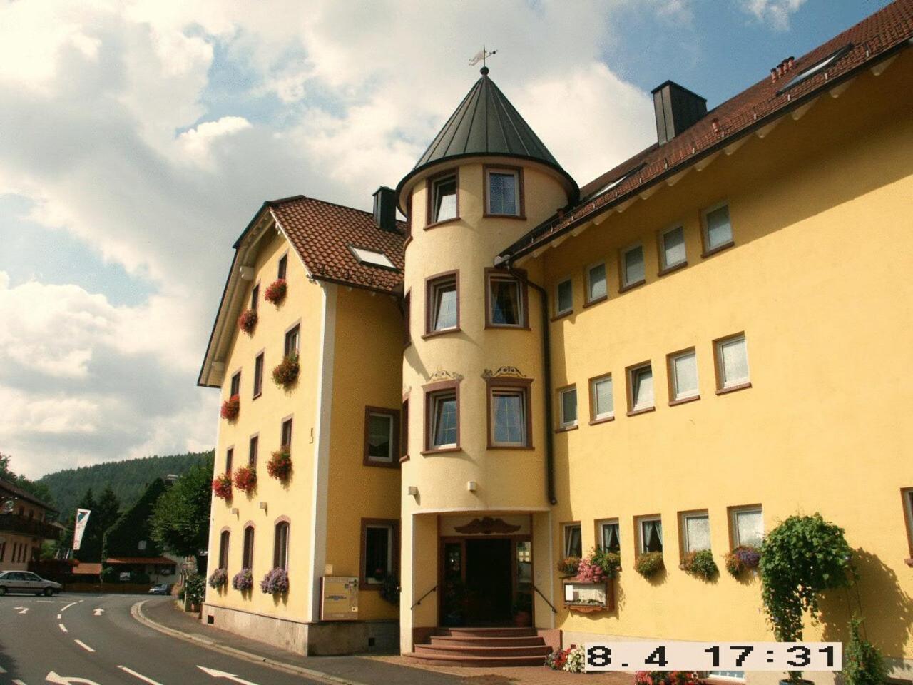 Hotel Zum Engel Mespelbrunn Bagian luar foto