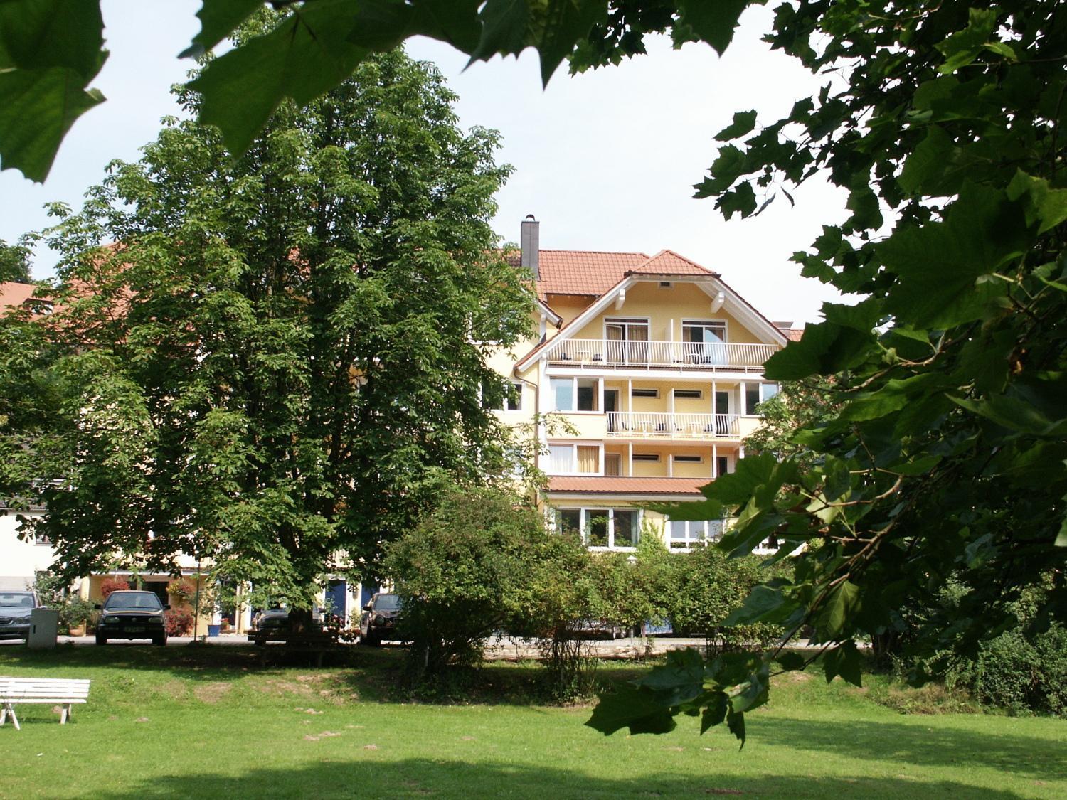 Hotel Zum Engel Mespelbrunn Bagian luar foto