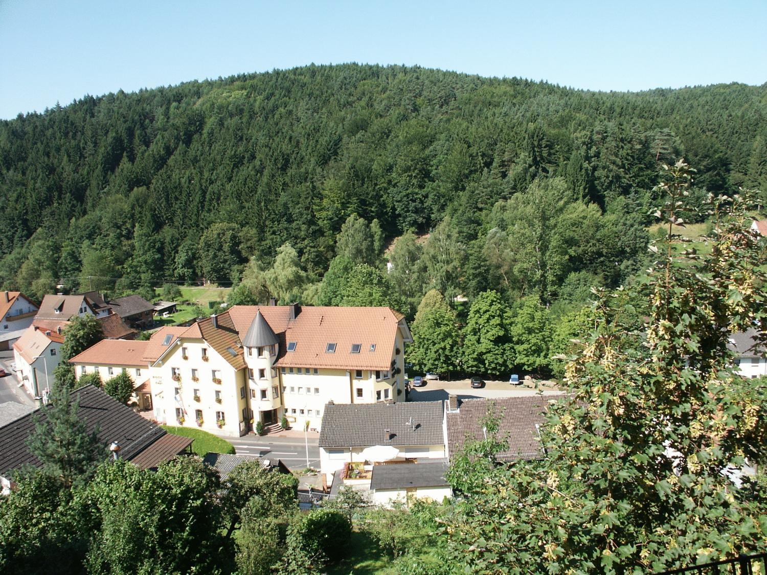 Hotel Zum Engel Mespelbrunn Bagian luar foto