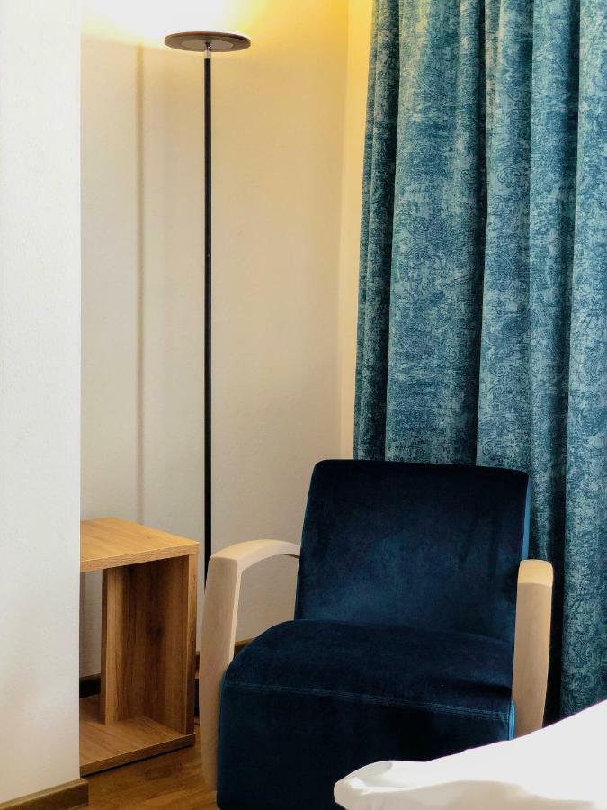 Hotel Zum Engel Mespelbrunn Bagian luar foto
